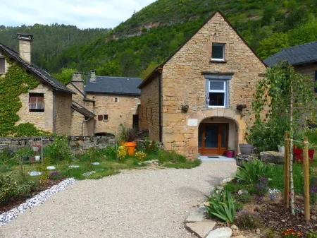 Grange Rénovée au Cœur de la Lozère