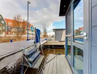 Houseboat in Volendam Near Fort Edam Hotels in Volendam