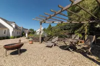 Dundarragh Lodge, Stunning North Coast Villa With River Views & Hot Tub For 20+ Hotels in Coleraine