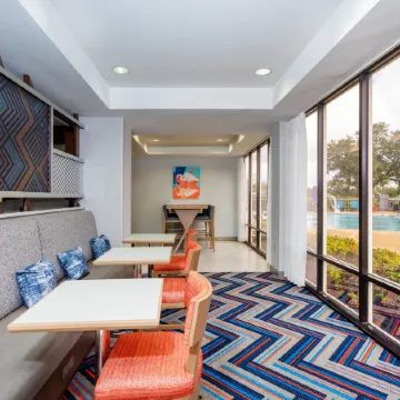 Hampton Inn Orlando-International Airport