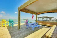 'Reel Blessed' Topsail Beach Home w/ Private Dock! - parking