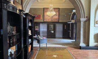 White Star Line Hotel