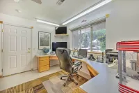 Caldwell Country Home on Quiet Acreage - Pet-friendly