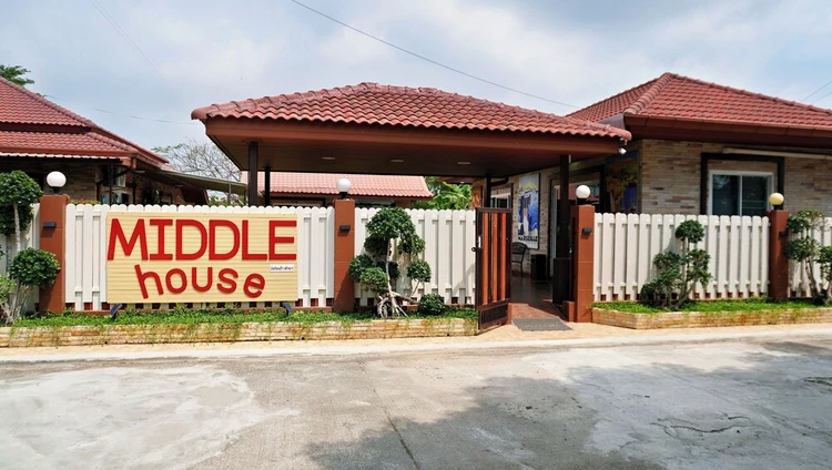 รูปภาพของLuxury 6BHK Private Pool Villa In Pattaya by - Ozy Stays