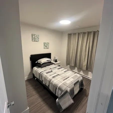 Clean 2 Bedroom