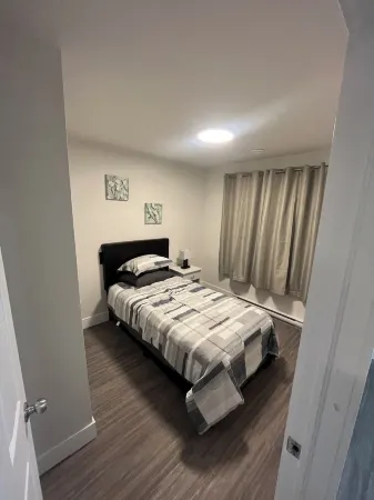 Clean 2 Bedroom Отели рядом с достопримечательностью «Reed's Point Lighthouse»