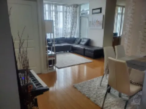 Lovely 1 bedroom Condo Downtown Mississauga Square One