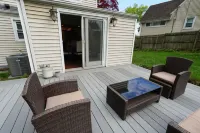 Norwalk Spacious Stay – Entire House + Fenced Yard + Parking + Laundry + Updated Hotel a Norwalk