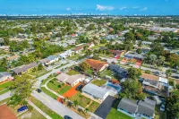 Cozy Miami Private Pool House W/ Arcade Games, BBQ