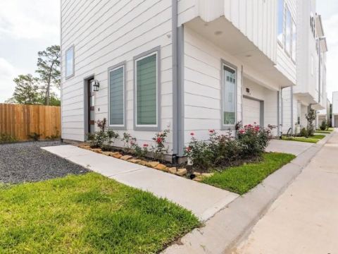 18 Minutes from NRG Stadium