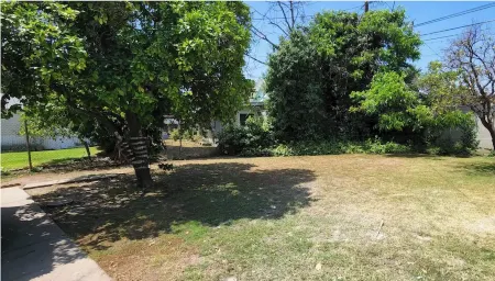 Prime Location: Remodeled 2-Bed/1-Bath with Private Entrance！