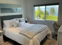 THE LAKEVIEW LOOKOUT, 1 Bedroom - Sleeps 2- walking distance to Lake & Wineries.