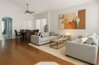 Shadow Bay Luxe Home with a Private Screened Pool near Universal Studios.