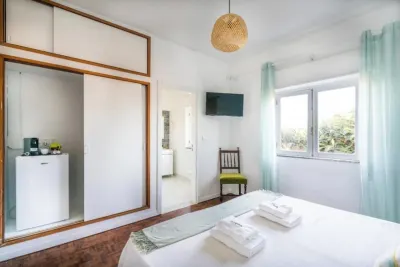 Double Room with Private Bathroom - Lima4 Hotel in zona Praia dos Salgados