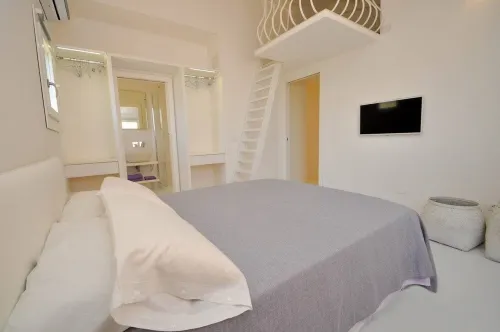 Villa con Rooftop e Giardino Privato a 200 Metri Dalla Spiaggia