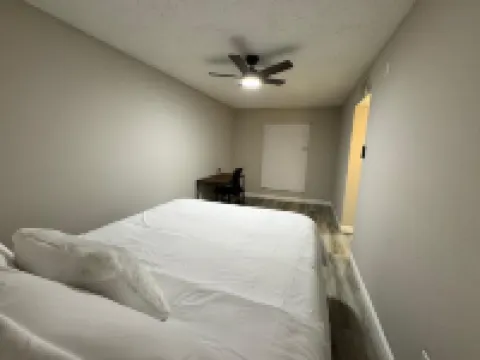 1BR Retreat • Cozy & Bright