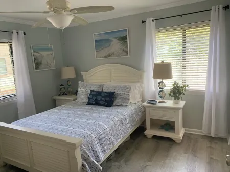Relax and Unwind at this cozy 2-bedroom condo in Edisto Beach.