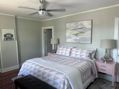 The Cozy Townhome 3-bed Dayton  WiFi, AC 5 min to UD campus 3 min to downtown Hotels near James M. Cox International Airport