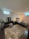 Spacious Entire Lower Level Suite 鄰近Kortright Centre for Conservation的酒店