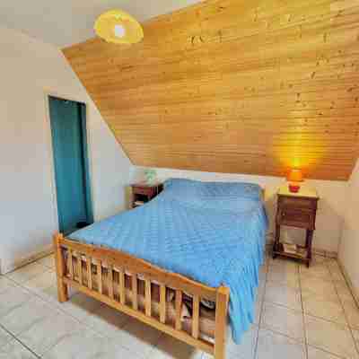 L'Épine des Pechs, on the heights of Sarlat, a stone's throw from the town center. Rooms