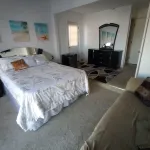 Direct ocean view 4-bed 2 bath  in fabulous Hull with AC,WiFi deck walk to beach Hotels in Hull