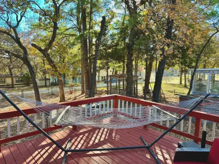 Cozy Cabin @ Sandy Lake - near rampHot tub w/shower,Boat/SBS/jet skies parking