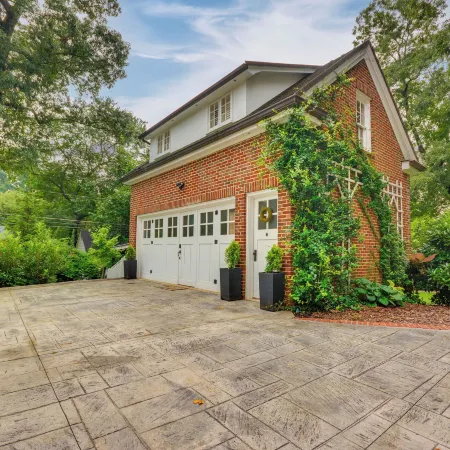 Walk to Main St Historic High Point Carriage Home