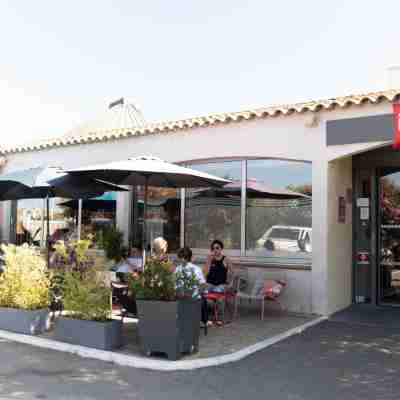 Hôtel IBIS Narbonne Hotel Exterior