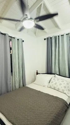 Adorable apartment with WiFi in charming Roseau Hotel di 