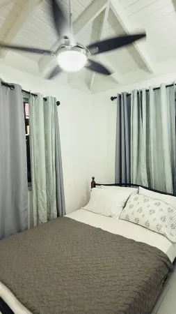 Adorable apartment with WiFi in charming Roseau Отели в г. Розо