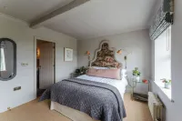 더 쓰리 에이커스 인 & 레스토랑