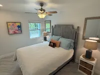 Mermaid Manor – Freshly Renovated 3Br 2BA Stuart Escape with Pool & Patio Hotels in Port Salerno