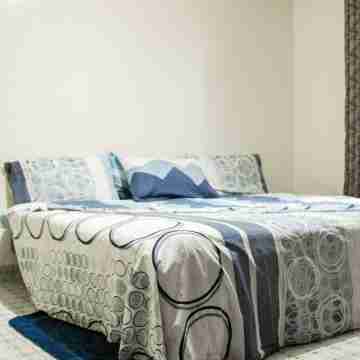 Cozy Three Bedroom With Colorful Terrace Rooms