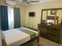 Modern, chic waterfront 3-bedroom villa w/ pool