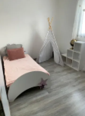 4-bedroom villa with pool - Montarnaud (34) - Families only Hotels in Montarnaud