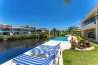 Lagoon Front Infinity Pool Paddleboard and Fun Puerto Aventuras - Beach