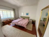 Beautiful, charming property for 6 to 8 people. Pool. Approx. 400m to the golf course