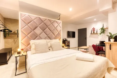 Suite Wood Love & Spa - 4P Private Sauna and Jacuzzi