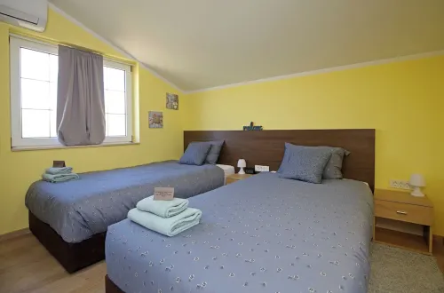 2-bedroom luxury villa surrounded by mountain views just minutes from the beach! Hotels in Donje Polje