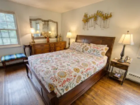 Catskills Getaway: 3BR Retreat w/ Media Room, Near Casino, Bethel Woods & More! 湯普森住宿飯店