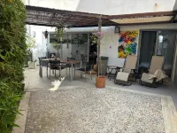 Beautiful fully equipped open plan ground floor  apartment , 3 min walk to beach Hotels in Port de Pollença