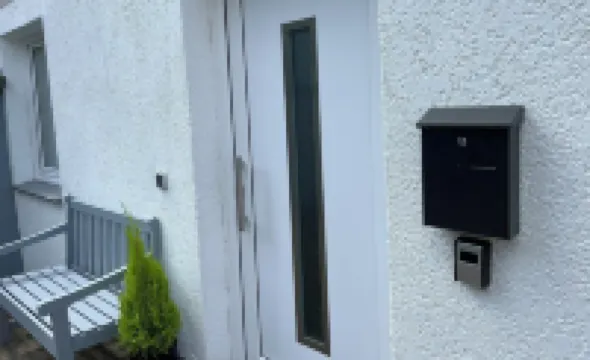 Moderne Wohnung mit Direktem Zugang zum Garten in Wassernähe