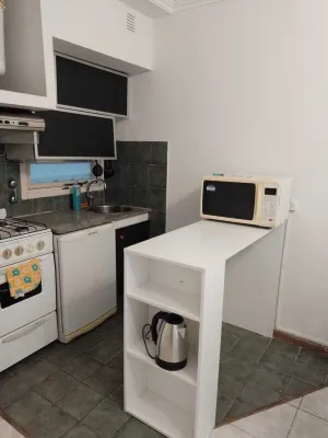 Departamento Centrico con Patio y Parrillero Hotels in 