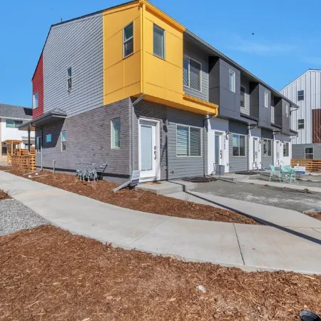Charming 3-bedroom, 4 Bath Townhome in Arvada, CO