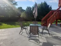 Small Town but Contemporary 2 Bdrm / <br>1 Bath / Full Kitchen / Patio / Private