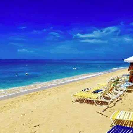 Beach Apartment, Walk to the Beach!