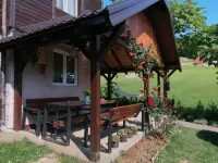 Vikendica udaljena na 5 minuta od Zaovinskog jezera u prelepom delu planine Tare Hotels in 