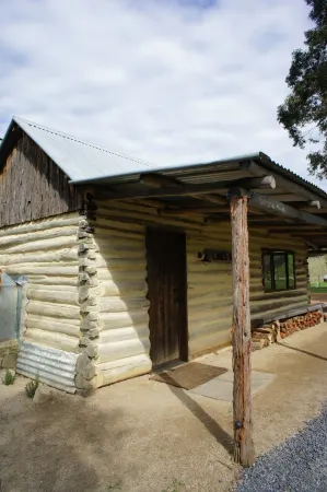 Luxury vineyard log cabin in the Yarra Valley