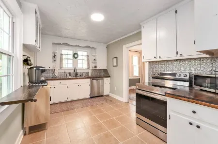 Historic Westwood Cottage, 3 bedroom, sleeps 6