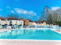 Studette 5 People in Monflanquin - Heated Swimming Pool, Parking & Free Wifi